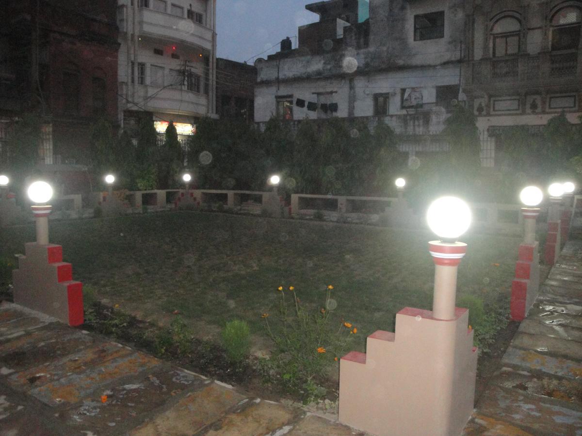 Balaji Palace Varanasi Esterno foto
