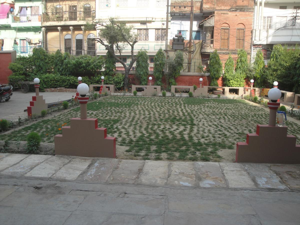 Balaji Palace Varanasi Esterno foto